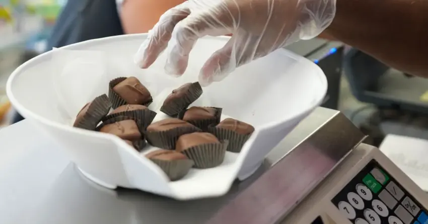 historic candy store chain closes — US news