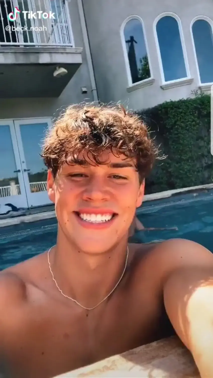 noah beck — US news