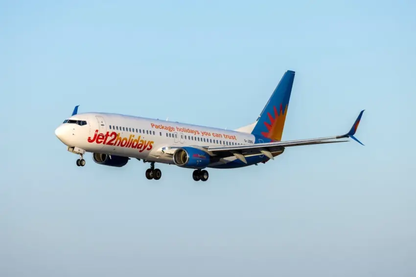 boy calms unruly passenger — US news