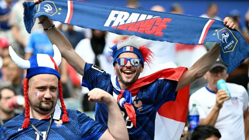 Ousmane Dembélé's first-half hat trick sees France win group