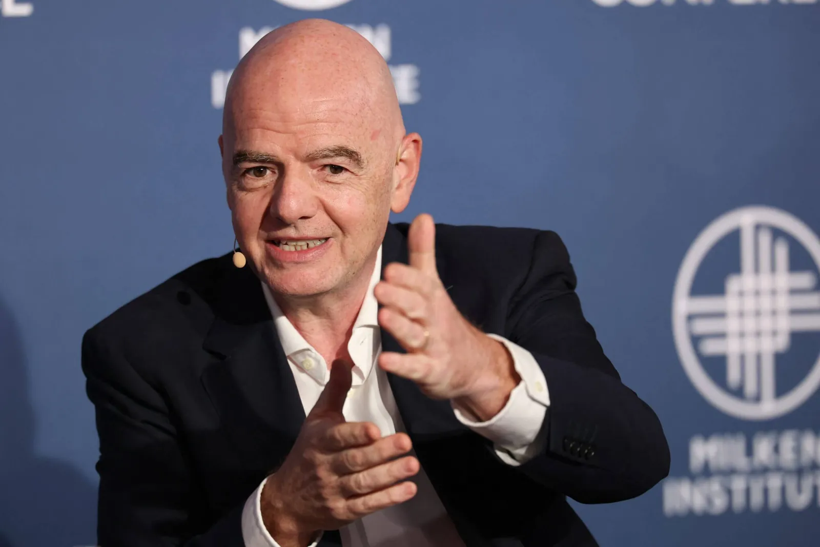 Infantino pointing
