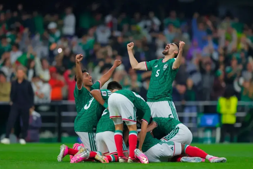 Mexico oust Ecuador for 1st World Cup knockout win in 40 years