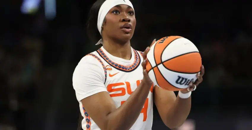 Connecticut Sun trade Aneesah Morrow to Toronto Tempo - The New York Times