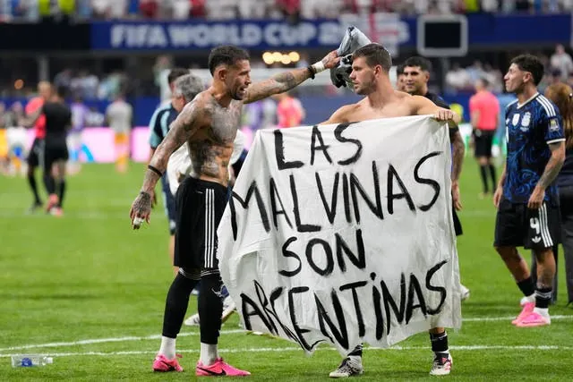 Players held up a banner that read ‘Las Malvinas son Argentinas’ which translates to ‘The Falkland Islands are Argentinian’.