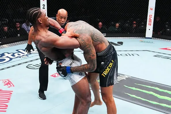 Mansur Abdul-Malik submits Antonio Trocoli of Brazil in a middleweight fight during the UFC 323 event at T-Mobile Arena on December 06, 2025 in Las Vegas, Nevada. (Photo by Jeff Bottari/Zuffa LLC)