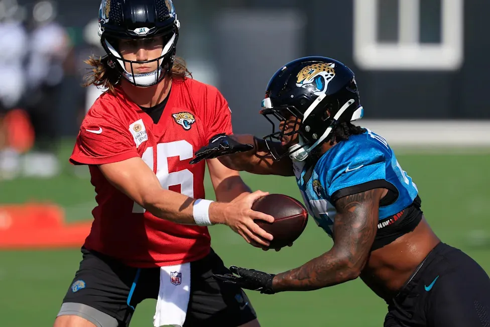 Jaguars running back with notable performance in joint practice v. Panthers